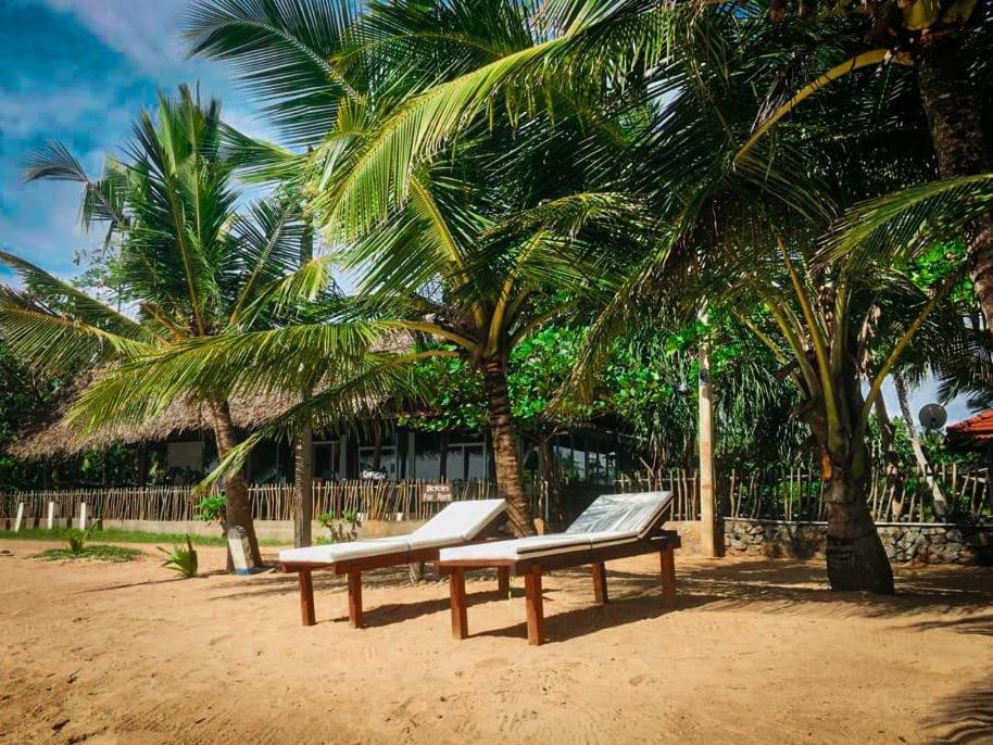 Serenity Beach Cabanas Тангале Екстериор снимка