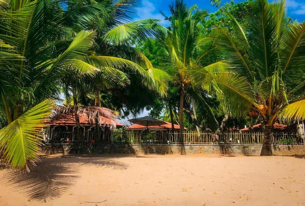 Serenity Beach Cabanas Тангале Екстериор снимка