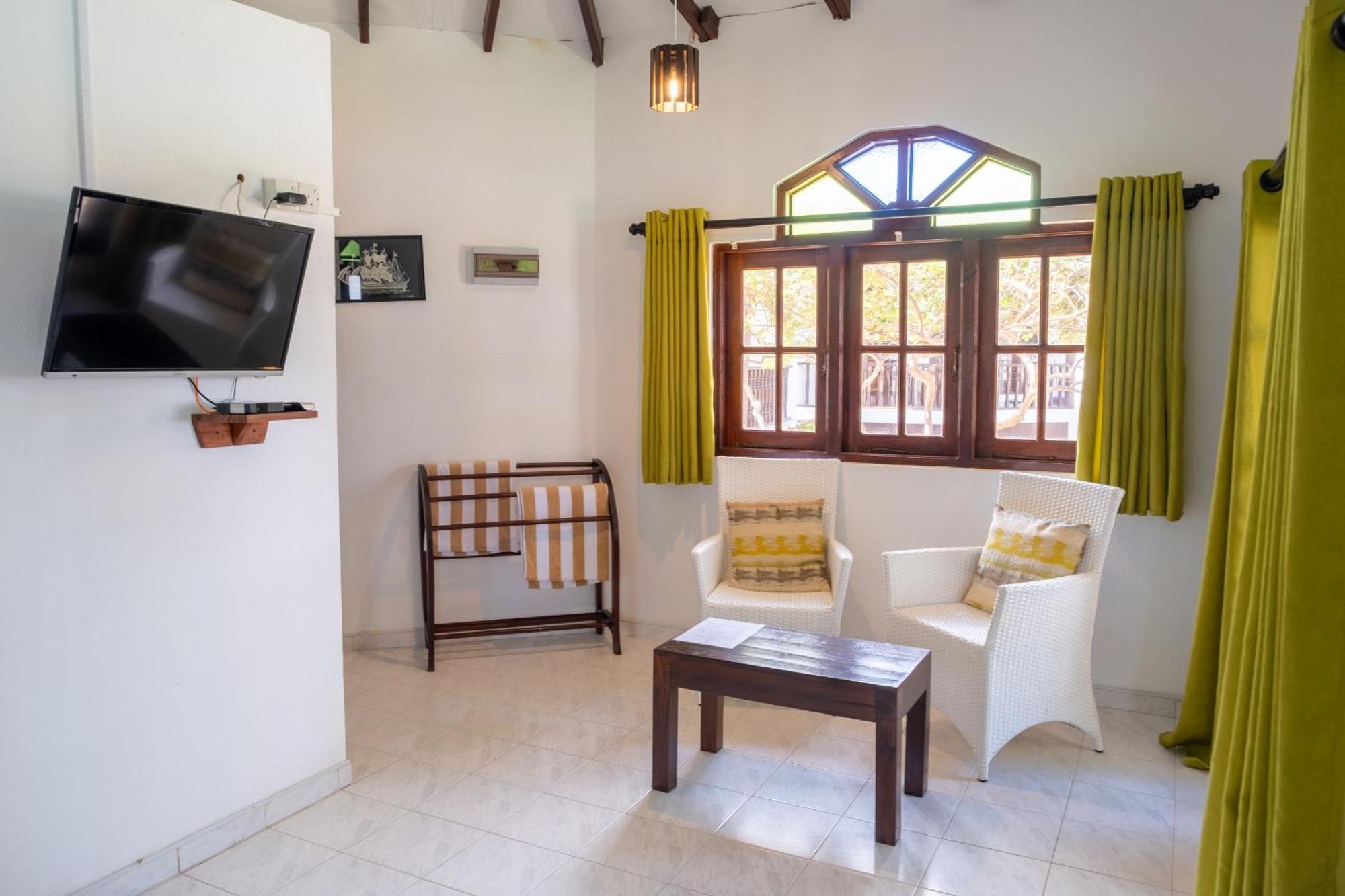 Serenity Beach Cabanas Тангале Екстериор снимка