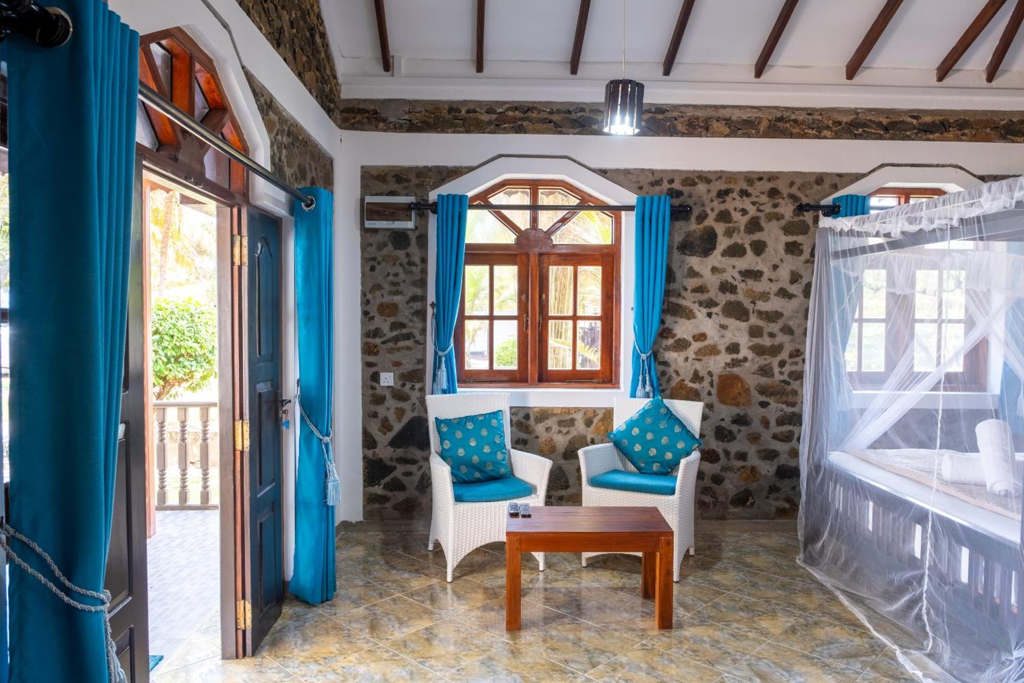 Serenity Beach Cabanas Тангале Екстериор снимка