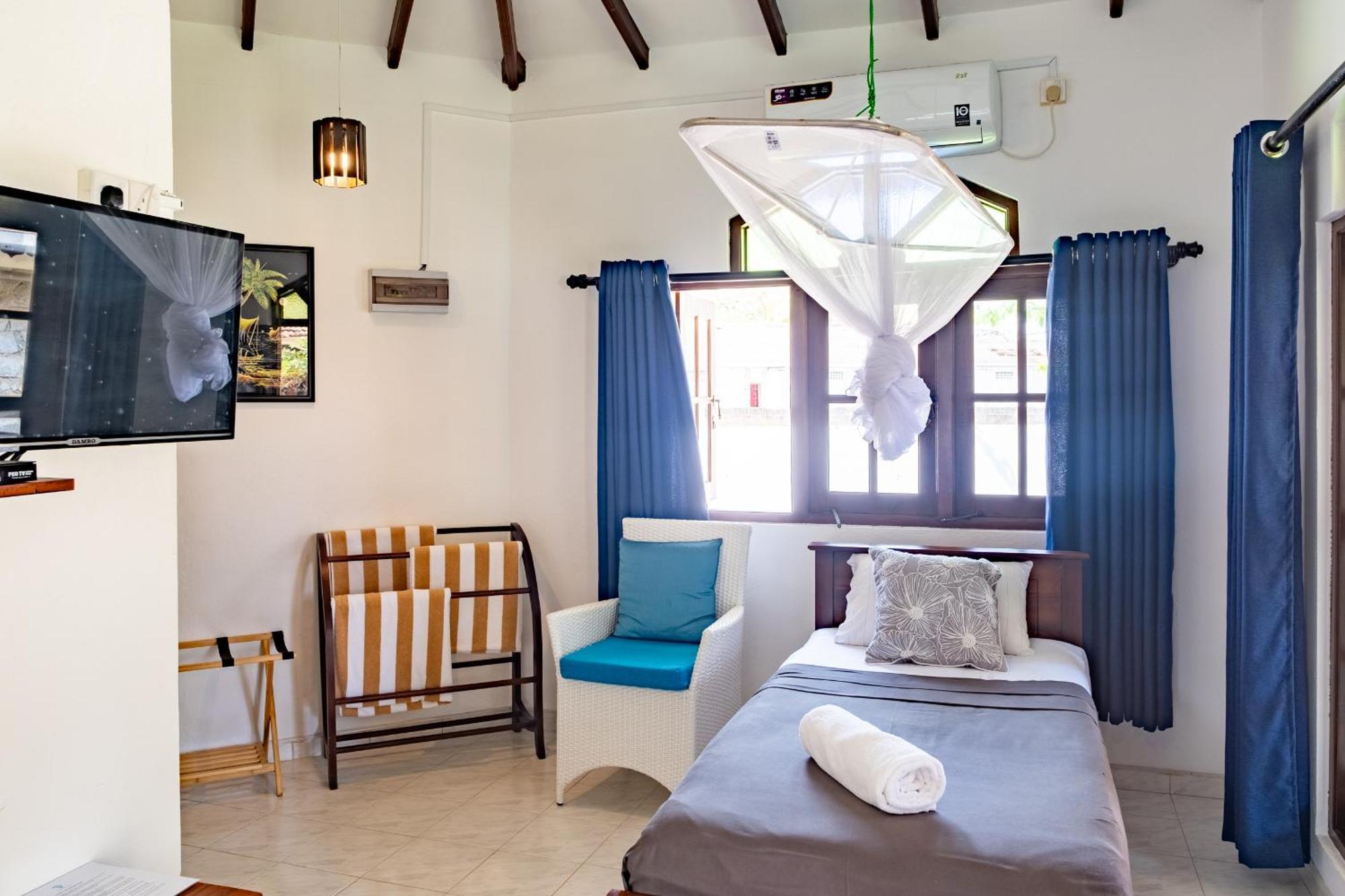 Serenity Beach Cabanas Тангале Екстериор снимка