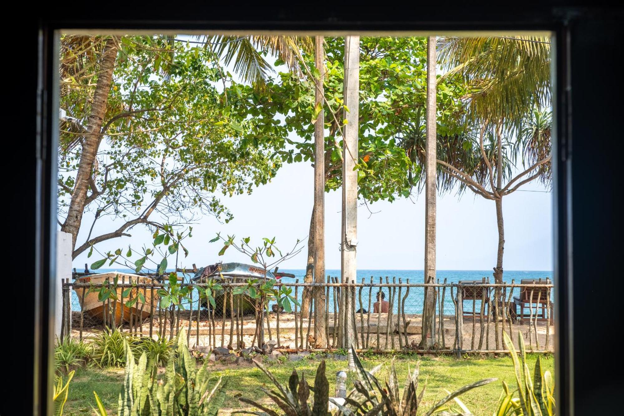 Serenity Beach Cabanas Тангале Екстериор снимка
