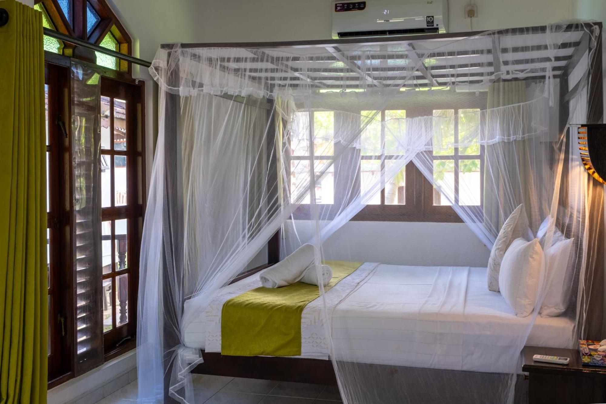 Serenity Beach Cabanas Тангале Екстериор снимка